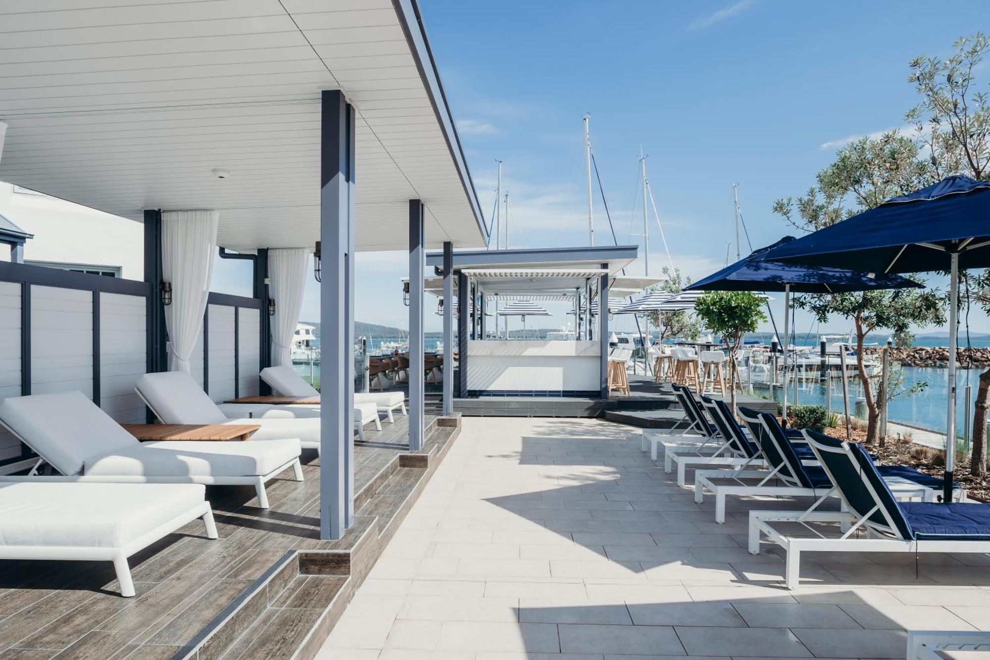 Hotel Anchorage Port Stephens Corlette Exterior foto